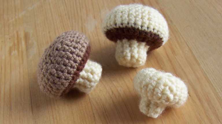 Champignons fabriqués en crochet