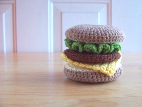 Hamburger en coton fabriqué en crochet