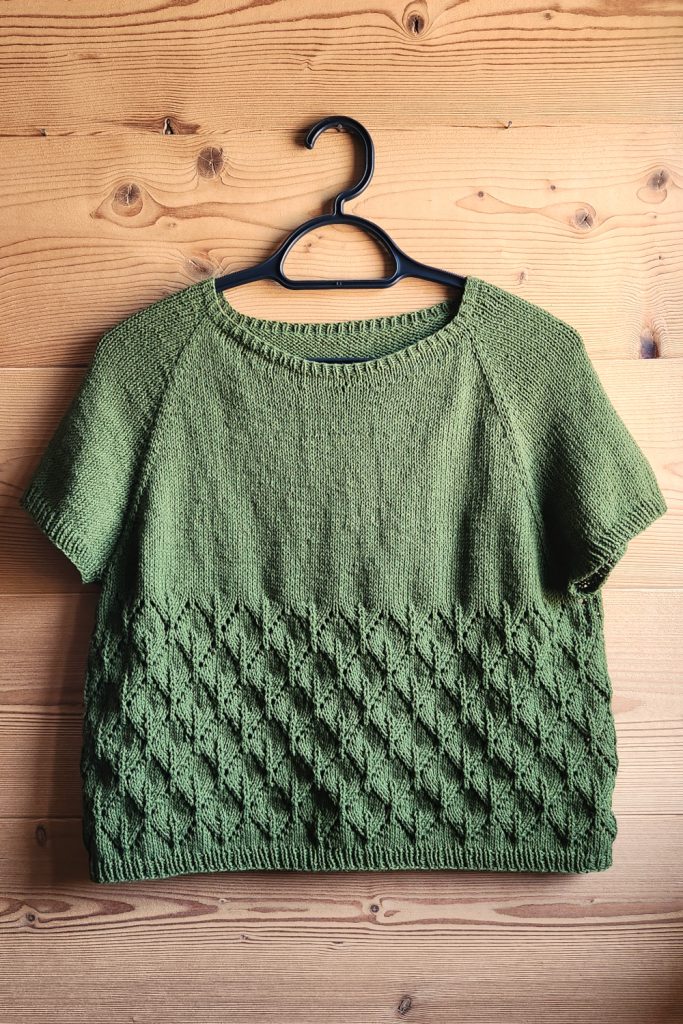 T-shirt en coton avec un motif feuille ajouré